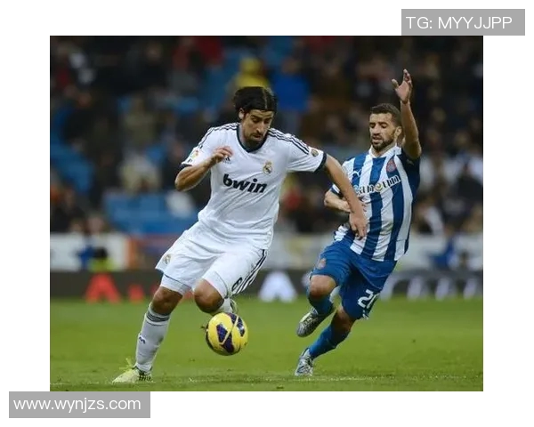 足球天才如何用绝技带球突破对手